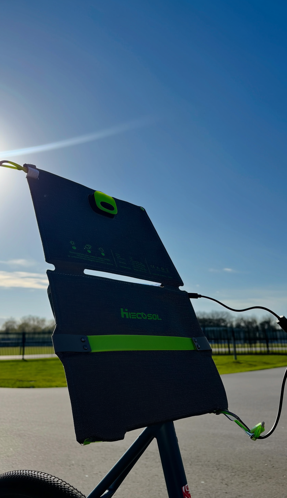 Foldable Solar Panel Charger 20–30W – Portable Power for Camping, Hiking & Outdoor Gear